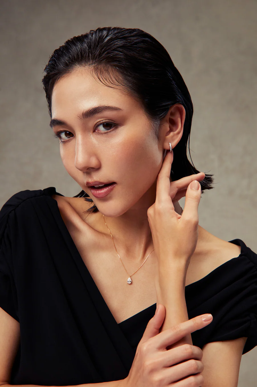 Diamond Hoops Rose Gold - Image 3