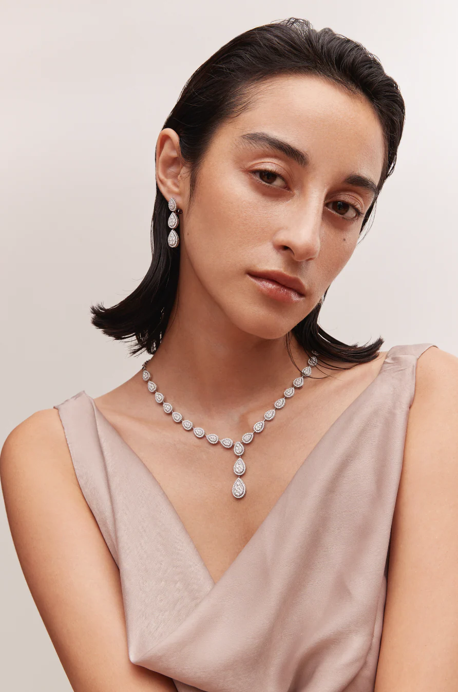 Pear Necklace White Gold - Image 6